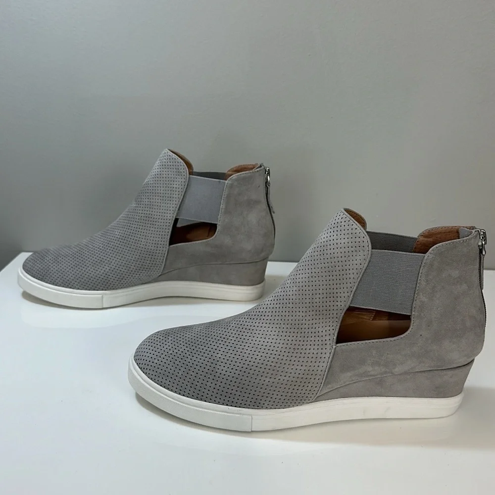 Paolo Amanda Wedge Bootie Size 10